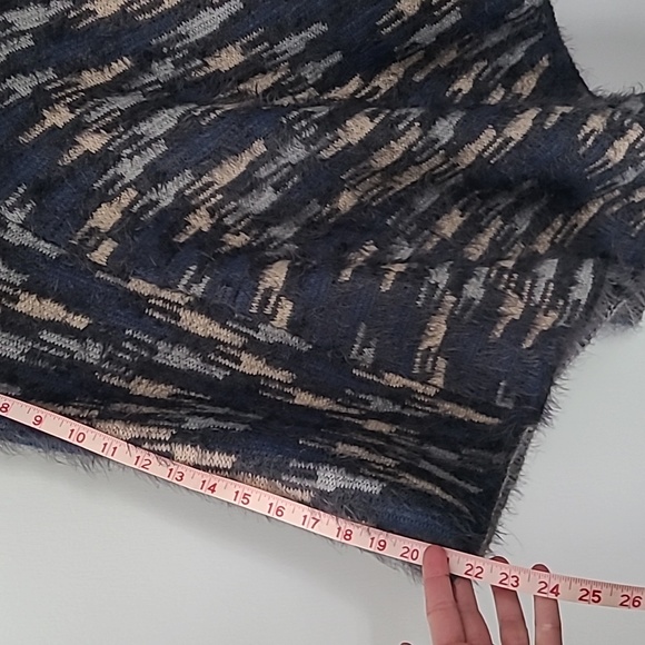 Patterned Poncho Shawl Eyeful - Picture 4 of 4